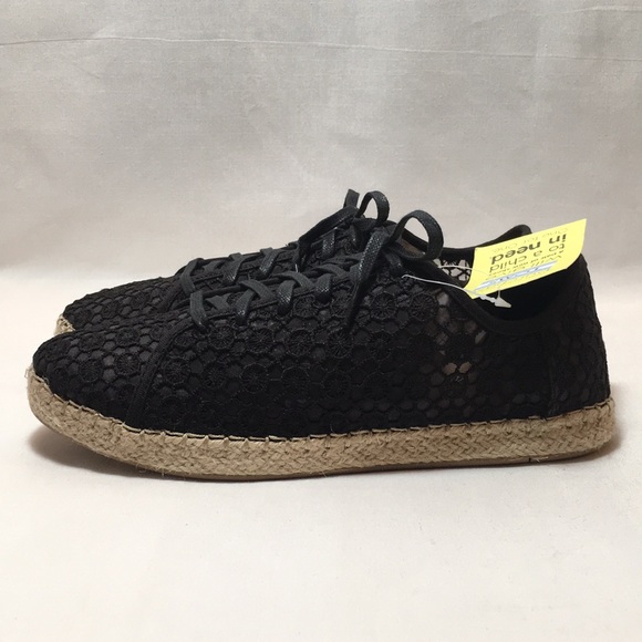 Toms Embroidered Mesh Lace Up Espadrille Sneakers - Picture 4 of 8